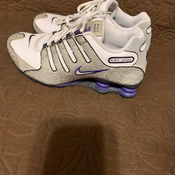 womens nike shox size 7